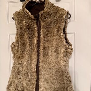 Women's Faux Fur Vest - Brown